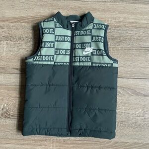 Nike Kids' Therma-FIT green puffer vest Size 4T